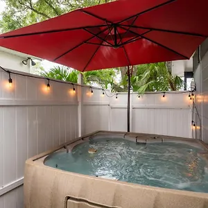 Golf View Villas With Private Jacuzzi'S & Grill Tampa